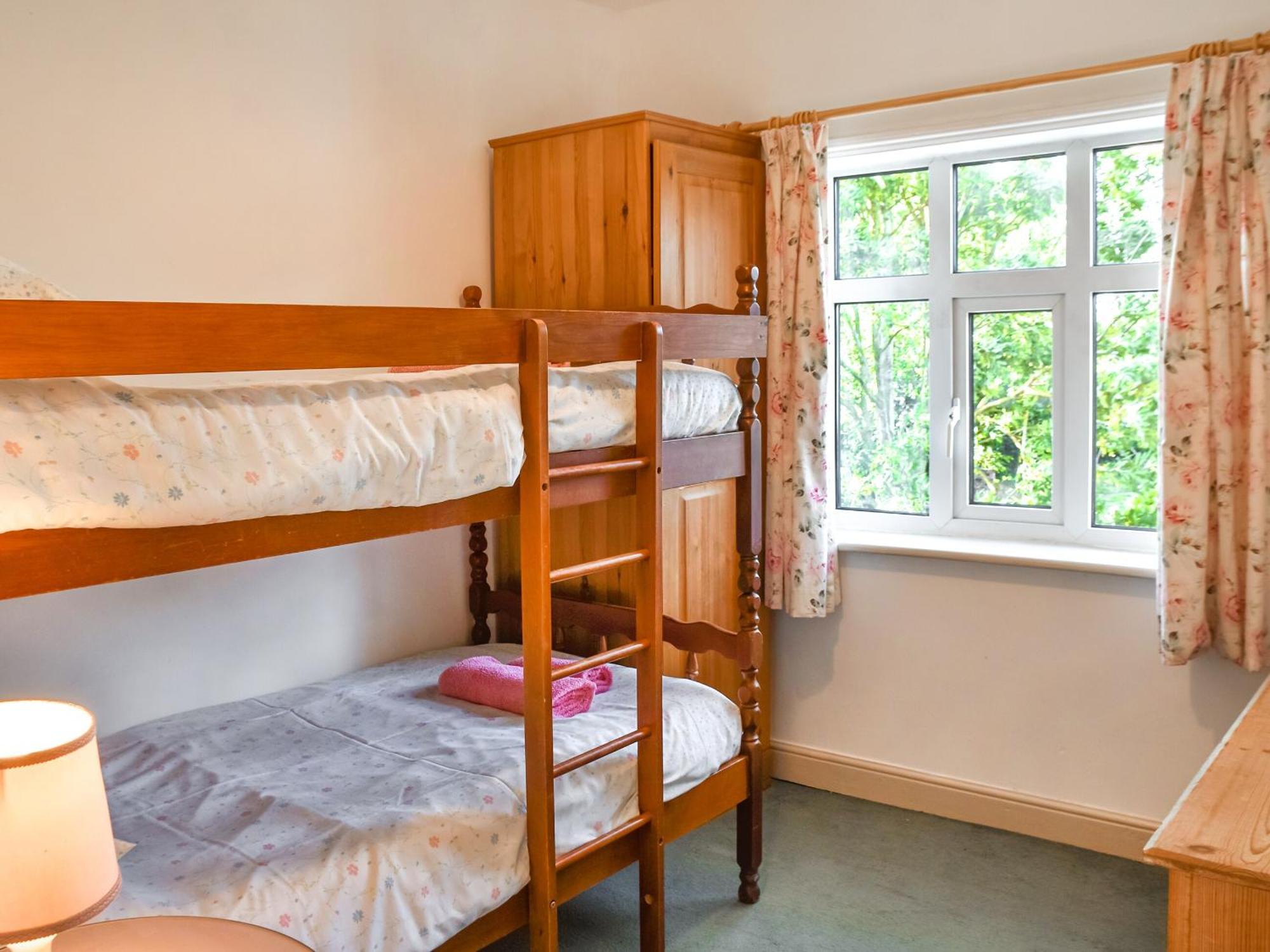 1 Brandiston Barn * Cawston